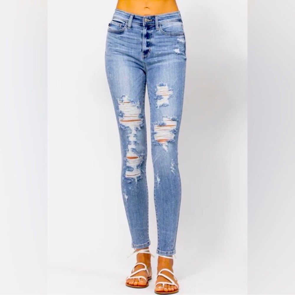 NWT Judy Blue Hi-Rise Bleach Splash Destroyed Skinny Jeans